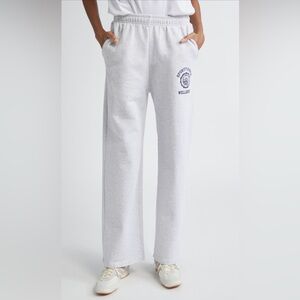 Sporty & Rich Emblem Fleece Graphic Sweatpants – Heather Gray size XL